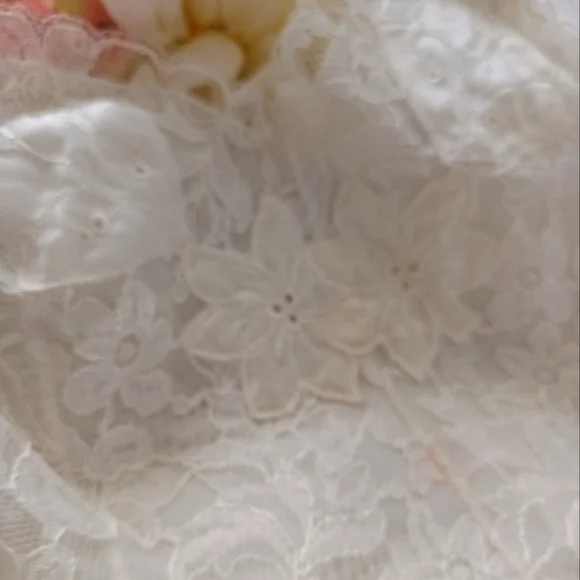 GORGEOUS, UNWORN VINTAGE BRIDAL "MUNSINGWEAR" LACE SLIP! SZ 32. - Picture 12 of 16